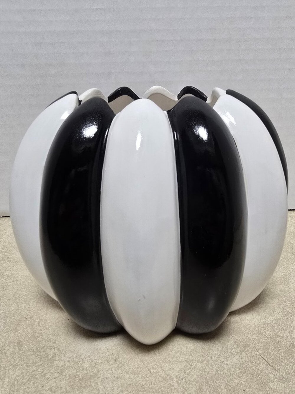 Hand Painted Ceramic Candy Dish/Planter/Decorative Vase